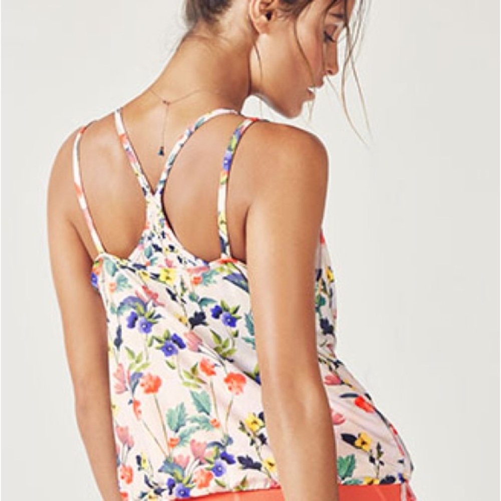 🌺 Super Cute Fabletics Wrap Tank 🌼